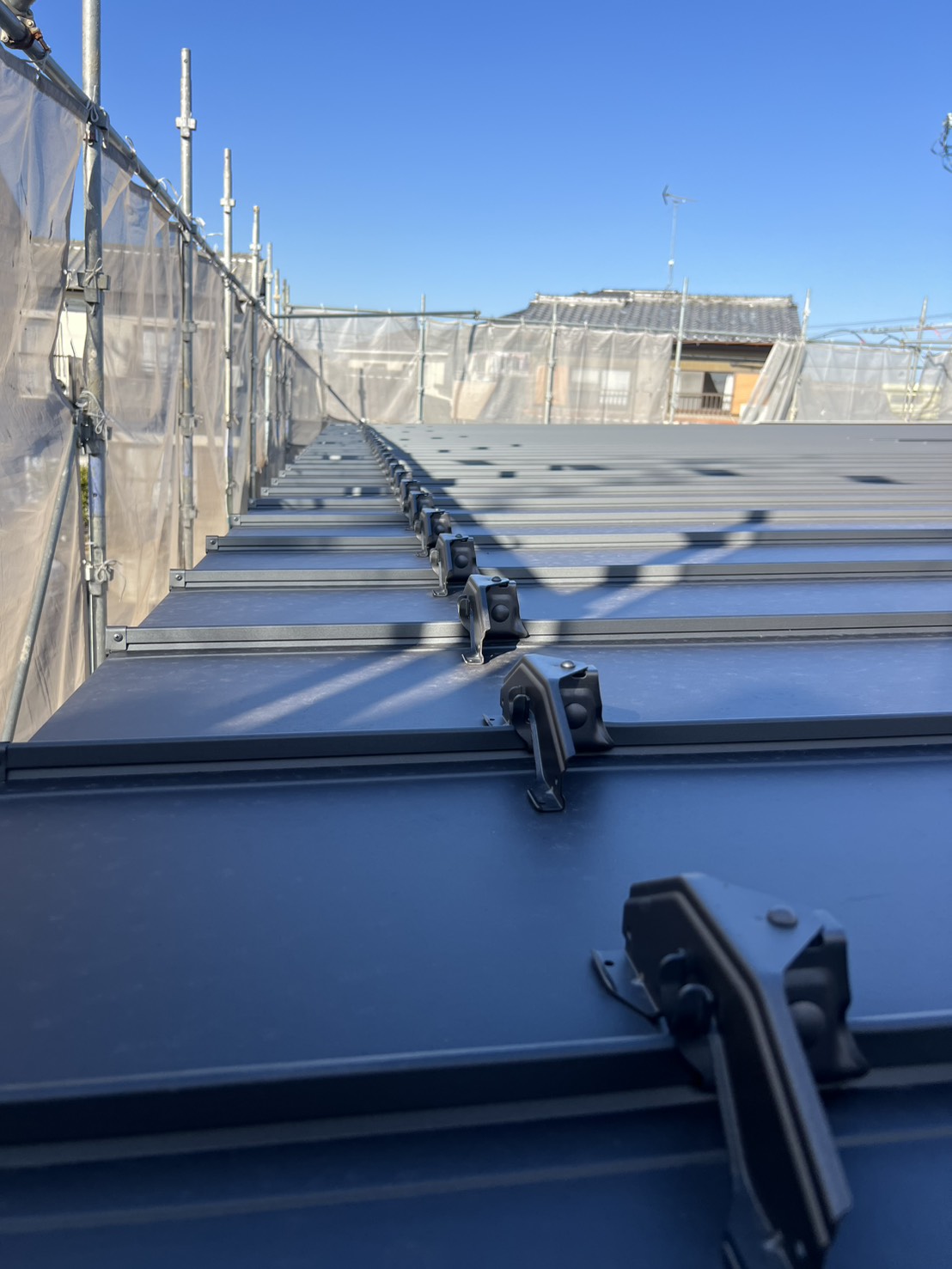 積雪地域における屋根の雪止め金具について